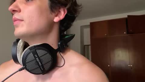 Snapshot of johnnydeepinsideyou chatting on 02/20/26, 02:06 Johnny online show from 02/20/26, 02:06