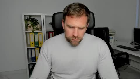 johnnydough82 online show from 12/11/24, 08:47