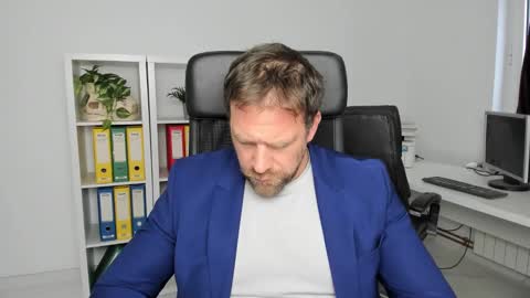 johnnydough82 online show from 12/14/24, 08:02