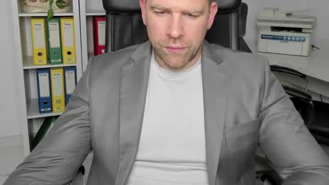 johnnydough82 online show from 12/24/24, 04:30