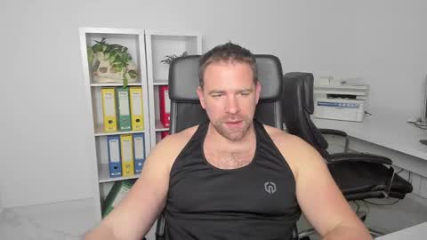 johnnydough82 online show from 01/18/25, 04:48