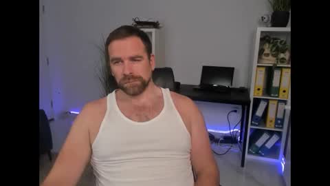 johnnydough82 online show from 12/01/25, 09:25