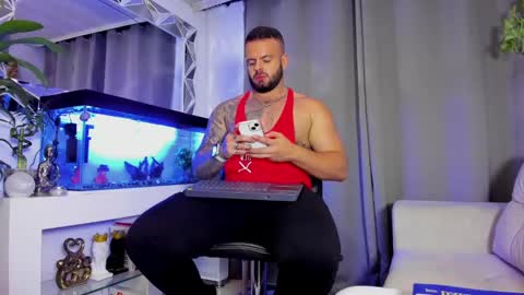 Snapshot of johnnygrayson_ chatting on 01/04/25, 12:37 JOHNNY online show from 01/04/25, 12:37