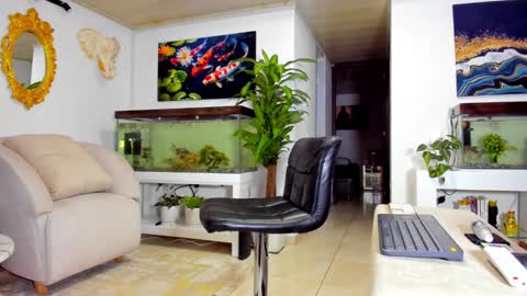 Snapshot of johnnygrayson_ chatting on 03/04/25, 02:17 JOHNNY online show from 03/04/25, 02:17