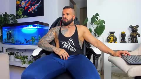 Snapshot of johnnygrayson_ chatting on 09/08/25, 11:48 JOHNNY online show from 09/08/25, 11:48