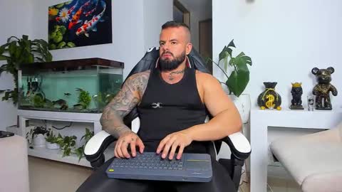 Snapshot of johnnygrayson_ chatting on 09/17/25, 12:23 JOHNNY online show from 09/17/25, 12:23