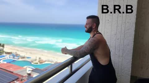 Snapshot of johnnygrayson_ chatting on 10/31/25, 12:22 JOHNNY online show from 10/31/25, 12:22