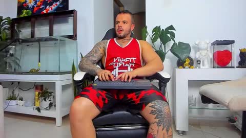 Snapshot of johnnygrayson_ chatting on 11/02/25, 11:40 JOHNNY online show from 11/02/25, 11:40