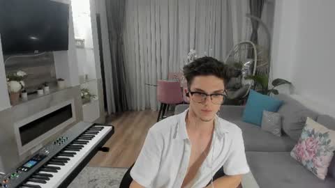 Snapshot of johnnyk8 chatting on 08/04/26, 06:43 Johnny k. online show from 08/04/26, 06:43