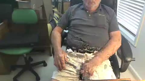 johnnys110153 online show from 04/13/26, 08:36