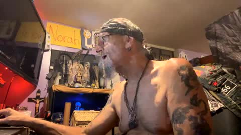 johnnyshung1 online show from 12/02/24, 11:12