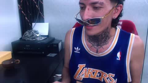 johnsonisaac94  online show from 02/05/25, 06:46