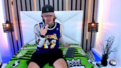 johnsonisaac94  online show from 03/05/25, 02:14