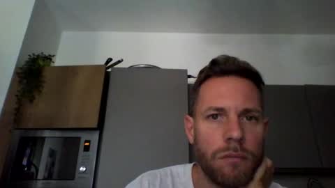 jojo19844 online show from 09/15/25, 08:47