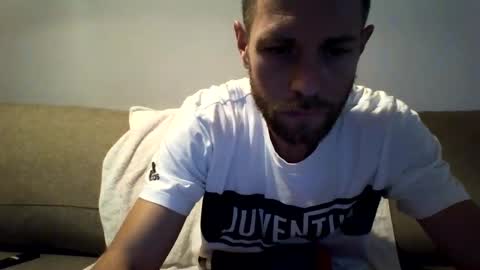 jojo19844 online show from 10/11/25, 12:15