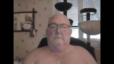 jojo60000529566 online show from 12/17/24, 10:23