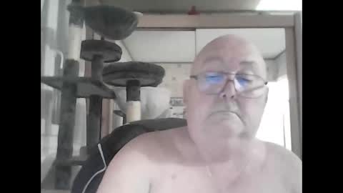 jojo60000529566 online show from 02/04/25, 12:19