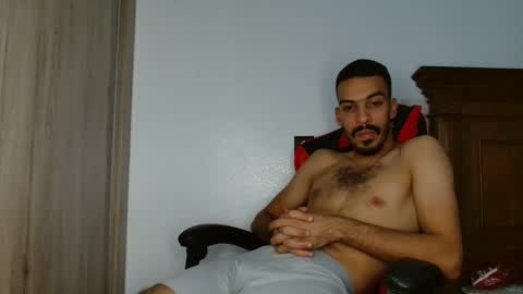 Snapshot of jokerharle1 chatting on 10/01/25, 06:03 ALICEARABIAN online show from 10/01/25, 06:03