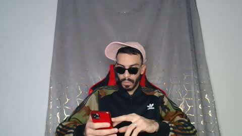Snapshot of jokerharle1 chatting on 11/18/25, 01:00 ALICEARABIAN online show from 11/18/25, 01:00