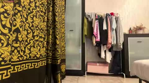 Snapshot of jolenehigashi chatting on 11/22/25, 07:35 Jolene online show from 11/22/25, 07:35