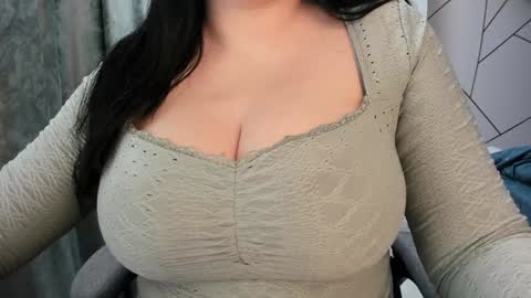 Snapshot of jolenekiss chatting on 01/01/25, 03:46 Jolene online show from 01/01/25, 03:46