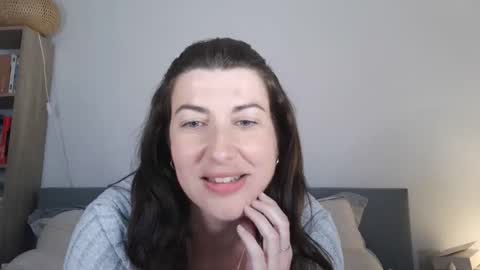 jolie_cam online show from 04/12/26, 07:41