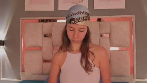 jolie_lov online show from 09/23/25, 01:14