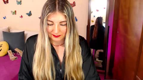 Jolie Mature online show from 12/18/25, 08:15