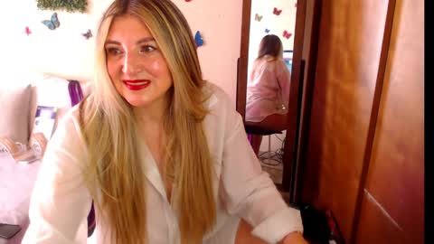 Snapshot of jolie_mature_ chatting on 06/03/26, 09:09 Jolie Mature online show from 06/03/26, 09:09