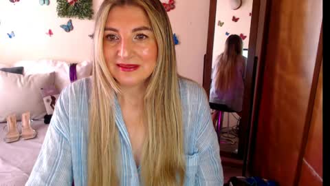 Snapshot of jolie_mature_ chatting on 06/08/26, 07:14 Jolie Mature online show from 06/08/26, 07:14