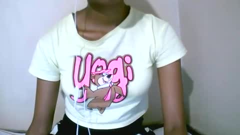 joliekah27 online show from 04/14/26, 12:49