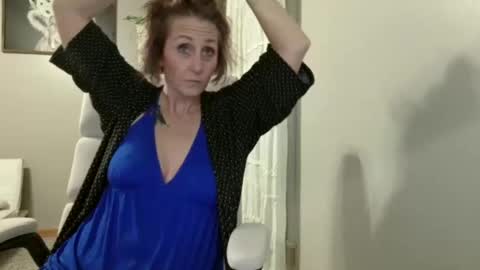 Jolie online show from 11/19/25, 11:05