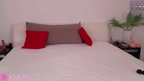 Belle online show from 10/01/25, 01:11