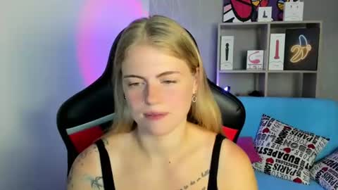 Snapshot of jolly_doll_ chatting on 07/16/26, 02:39 Jolly online show from 07/16/26, 02:39