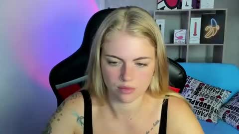 Snapshot of jolly_doll_ chatting on 07/17/26, 03:24 Jolly online show from 07/17/26, 03:24
