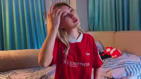 Viola online show from 12/04/25, 11:30