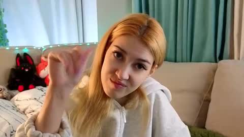 Viola online show from 02/16/26, 01:18