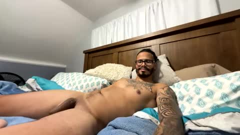 Snapshot of jomorales2024 chatting on 11/08/25, 02:56 JMorales online show from 11/08/25, 02:56