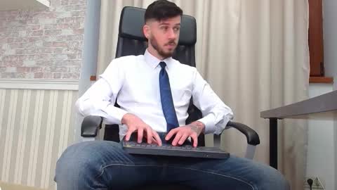 JonahShaw online show from 11/23/25, 05:18