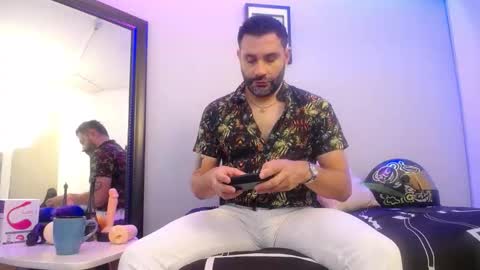  JONAS BEARD  online show from 11/30/25, 03:16