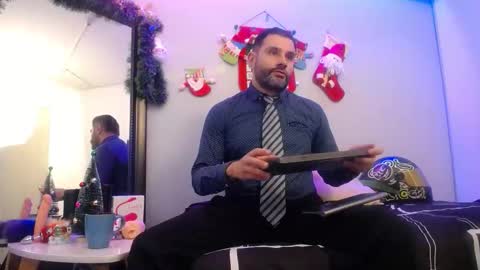  JONAS BEARD  online show from 12/02/25, 05:08