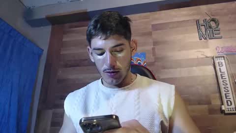 Snapshot of jonathancast08 chatting on 11/26/25, 01:45 jonathancast08 online show from 11/26/25, 01:45