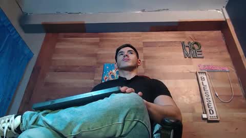 jonathancast08 online show from 12/18/25, 05:08