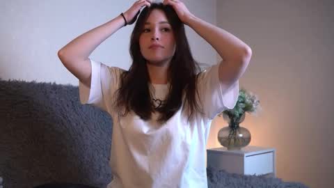 Snapshot of jonatomon chatting on 12/22/25, 11:02 Sweety sweet Hanna online show from 12/22/25, 11:02