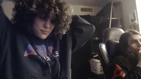 Snapshot of jonmessfan chatting on 12/14/25, 08:35 jonmessfan online show from 12/14/25, 08:35