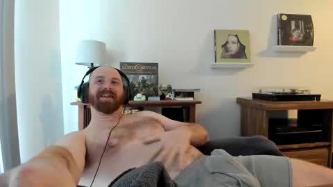 Snapshot of jonnlulz chatting on 01/17/25, 07:49 Jon online show from 01/17/25, 07:49