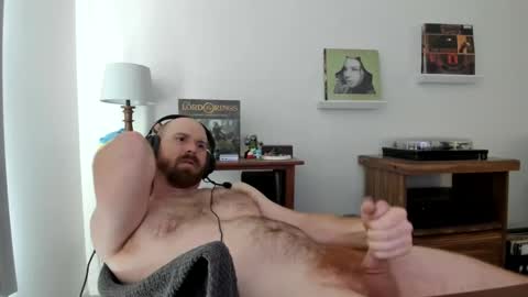 Snapshot of jonnlulz chatting on 01/31/25, 10:21 Jon online show from 01/31/25, 10:21