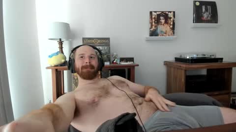 Snapshot of jonnlulz chatting on 02/11/25, 09:56 Jon online show from 02/11/25, 09:56