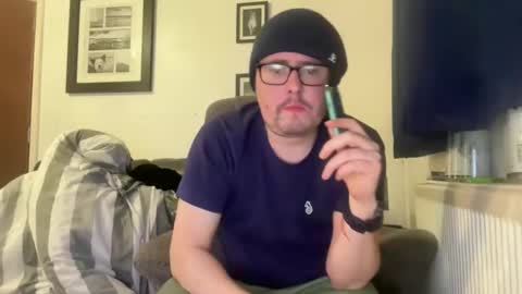 Snapshot of jonnybeeswax7376964133 chatting on 12/04/25, 08:39 jonnybeeswax7376964133 online show from 12/04/25, 08:39