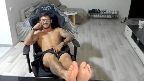 Snapshot of jonnyporn1 chatting on 09/23/25, 10:24 jonnyporn1 online show from 09/23/25, 10:24